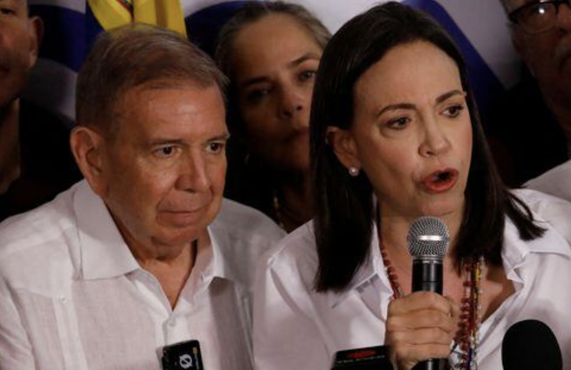 Featured image for “Machado y González Urrutia dicen que aún no fijarán posición sobre hechos en Venezuela”